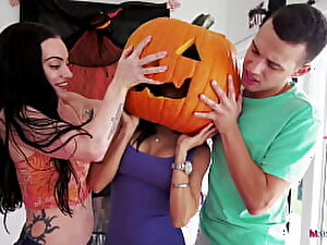 Super-fucking-hot Comical mater Having Halloween Libidinous circle Fellow-citizen approximately Stepson